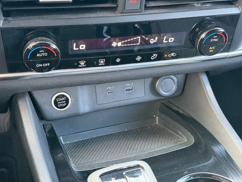 Used 2023 Nissan Rogue SV FWD image 25