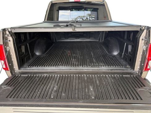 Used 2020 Ford F150 Lariat RWD image 19