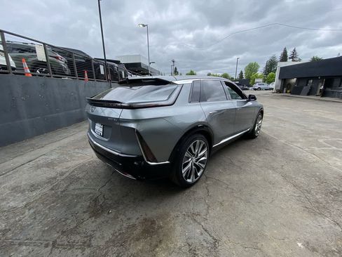 Used 2024 Cadillac Lyriq Luxury w/ LPO, Floor Liner Package AWD/4WD image 6