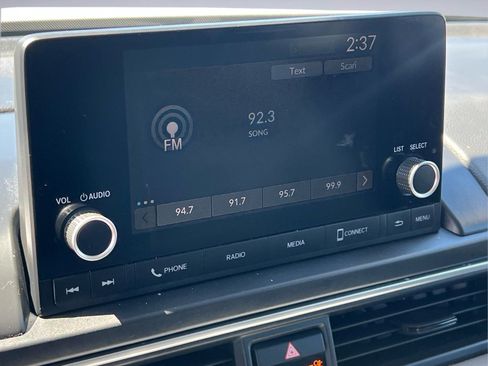 Used 2023 Honda Pilot LX image 20