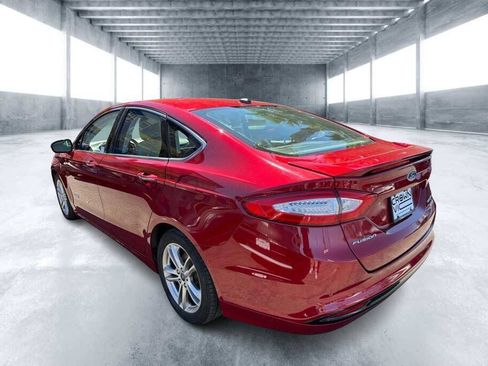 Used 2016 Ford Fusion Titanium FWD image 4