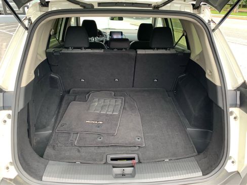 Used 2023 Nissan Rogue SV AWD/4WD image 6