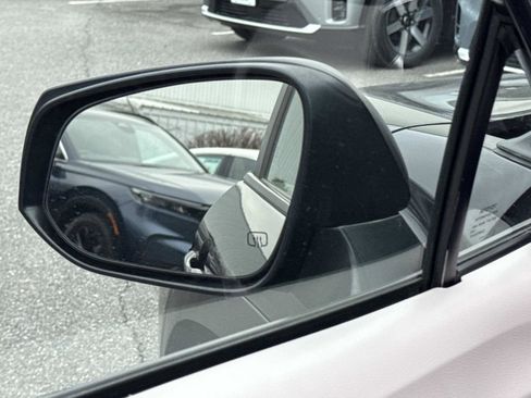 Used 2023 Toyota Corolla Cross L image 19