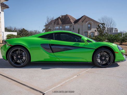 Used 2018 McLaren 570S Spider image 20