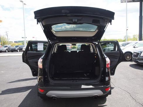 Used 2017 Ford Escape SE w/ Equipment Group 201A AWD/4WD image 5