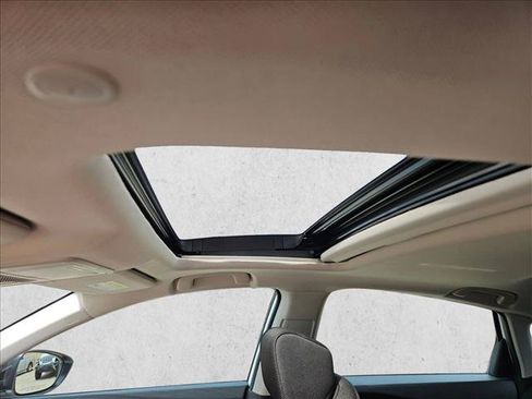 Used 2025 Honda Accord SE image 19