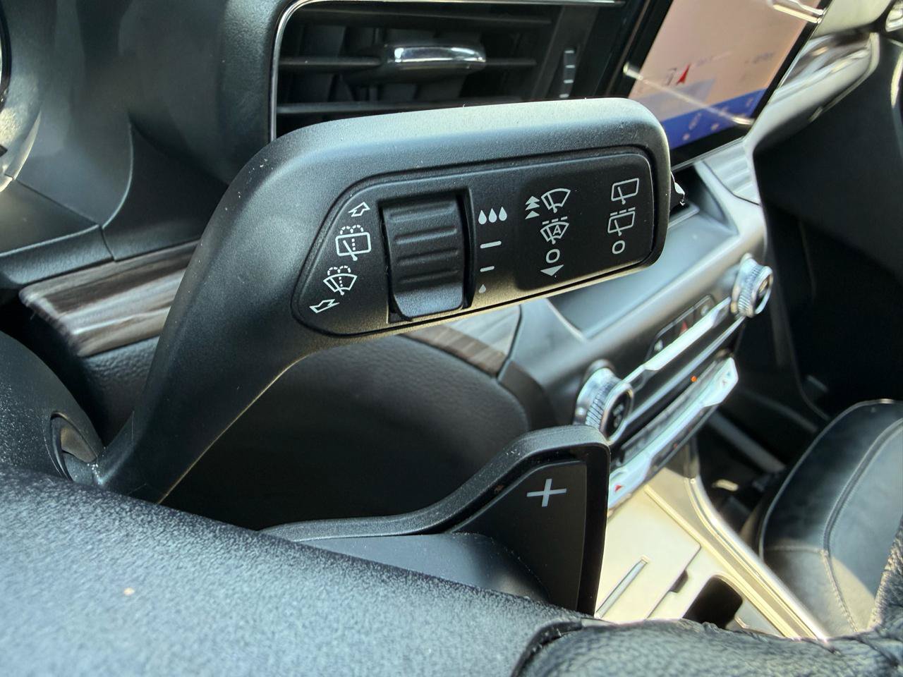 Used 2020 Ford Explorer Limited RWD image 27