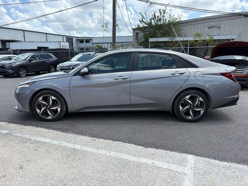 Used 2023 Hyundai Elantra SEL w/ Convenience Package FWD image 6