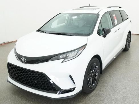 New 2026 Toyota Sienna XSE FWD image 16