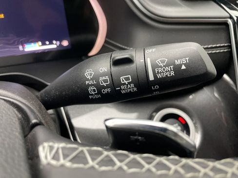 Used 2022 Jeep Grand Cherokee L Laredo image 28