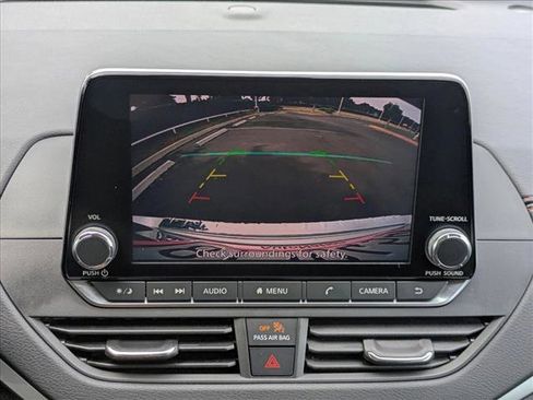 Used 2020 Nissan Altima 2.5 SR FWD image 14