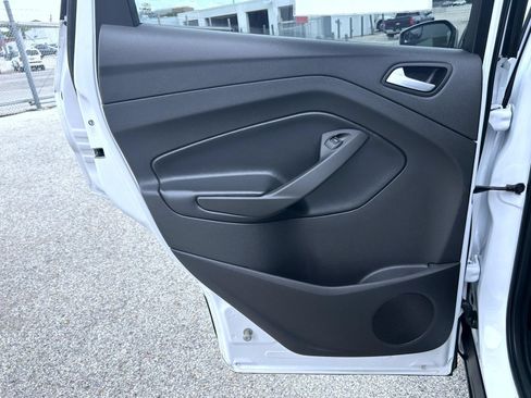Used 2018 Ford Escape SE FWD image 17