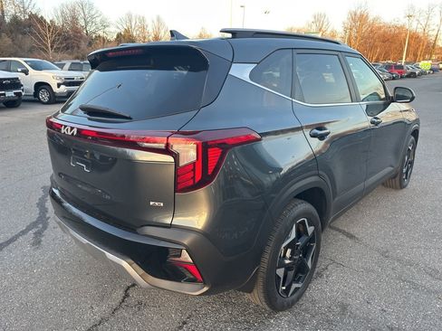 Used 2024 Kia Seltos EX image 5