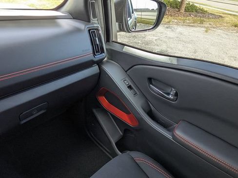 New 2025 Nissan Frontier PRO-4X w/ Pro Convenience Package AWD/4WD image 17