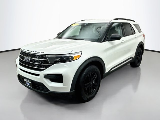 Used 2022 Ford Explorer XLT AWD/4WD image 3