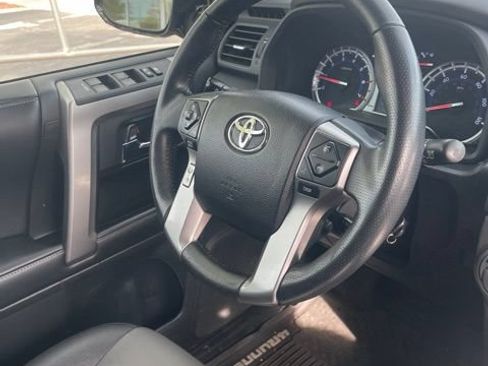 Used 2018 Toyota 4Runner SR5 Premium AWD/4WD image 5