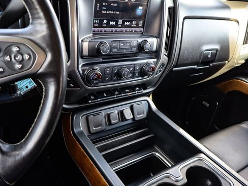 Used 2018 Chevrolet Silverado 1500 LTZ w/ LTZ Plus Package image 27