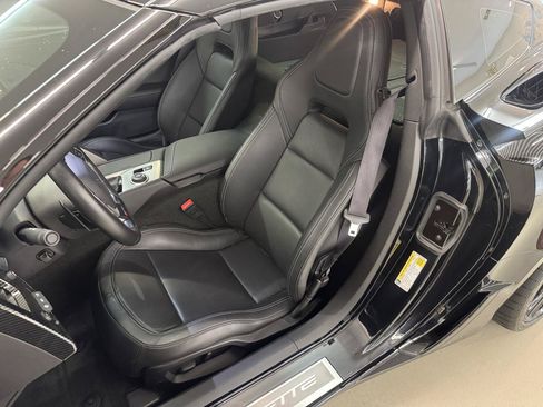 Used 2016 Chevrolet Corvette Z06 w/ Battery Protection Package RWD image 7