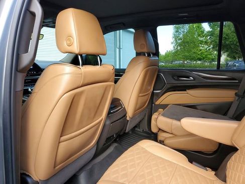 Used 2022 Cadillac Escalade Premium Luxury w/ LPO, Radiant Package AWD/4WD image 9