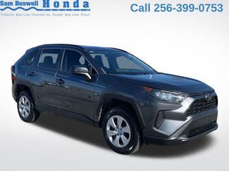 Used 2020 Toyota RAV4 LE video 1