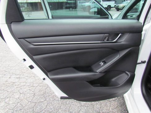 Used 2022 Honda Accord Sport image 13