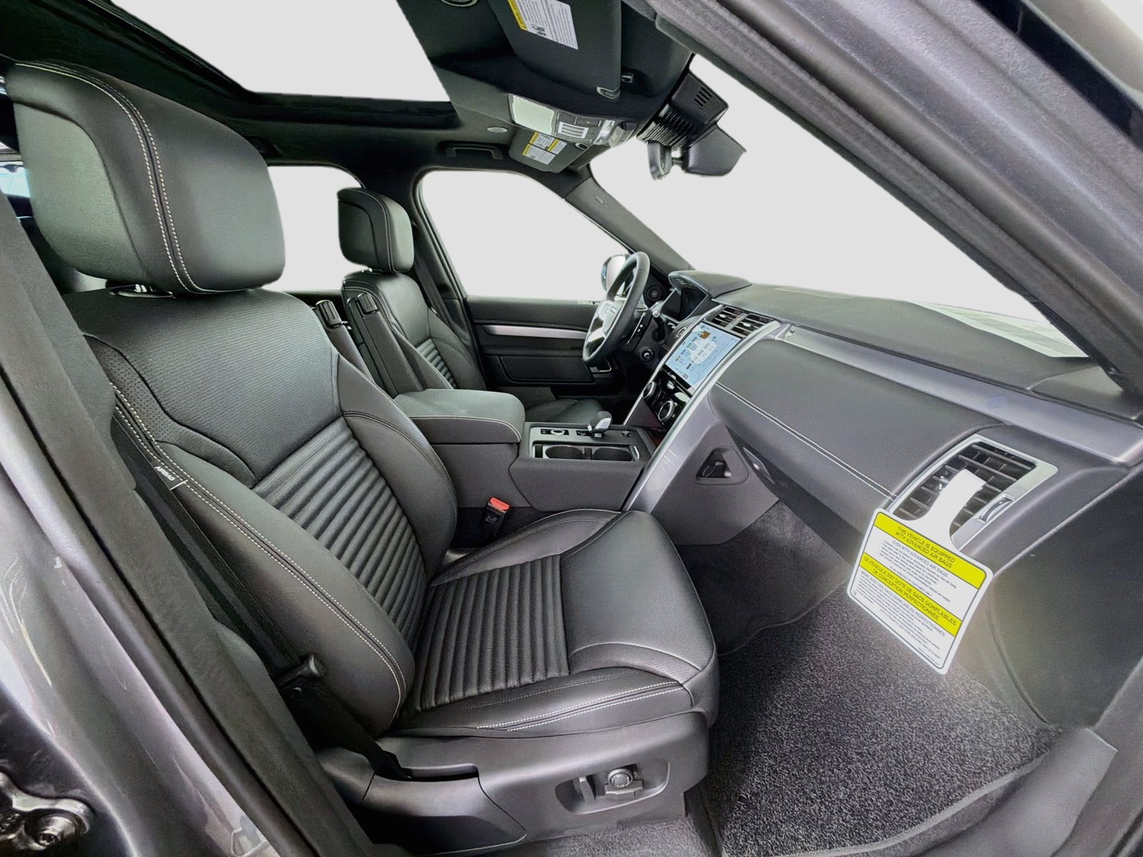New 2026 Land Rover Discovery Limited Edition AWD/4WD image 31