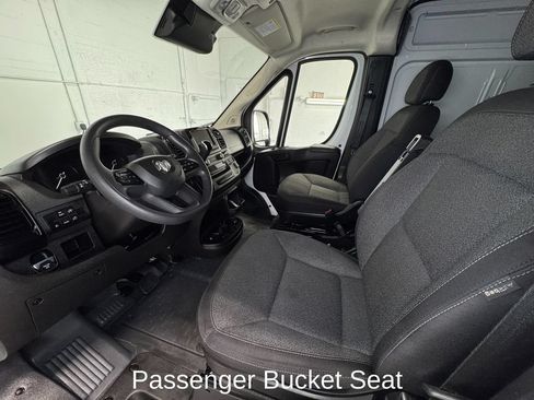 Used 2025 RAM ProMaster 2500 w/ Convenience Group FWD image 12