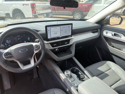 New 2026 Ford Explorer Active w/ Active Comfort Package RWD image 22