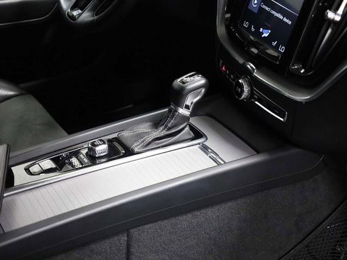 Used 2018 Volvo XC60 T6 R-Design w/ Convenience Package image 20