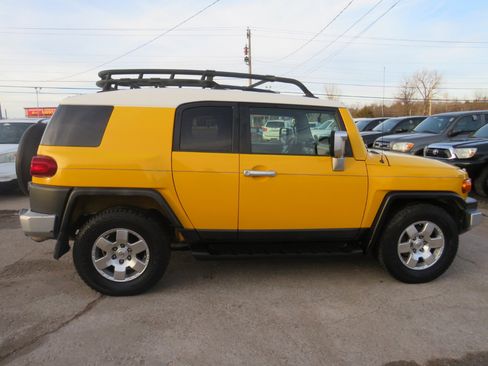 Used 2007 Toyota FJ Cruiser 2WD image 4