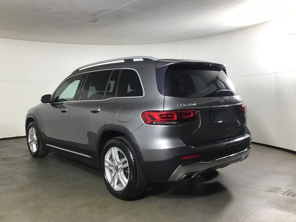 Used 2021 Mercedes-Benz GLB 250 4MATIC image 3