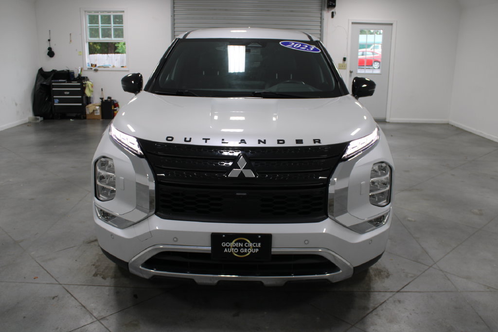 Used 2023 Mitsubishi Outlander SE Black Edition AWD/4WD image 3