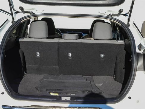 Used 2016 Toyota Prius Three image 21