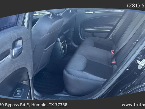 Used 2021 Chrysler 300 Touring w/ Sport Appearance Package RWD image 14