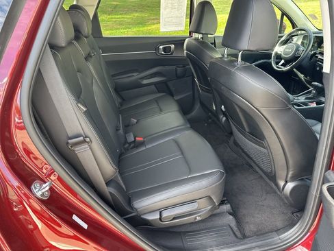 Certified 2025 Kia Sorento S w/ Panoramic Sunroof Package image 23