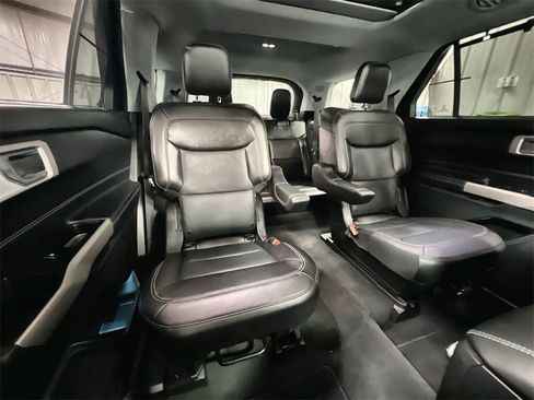 Used 2022 Ford Explorer Limited w/ Limited Technology Package image 37