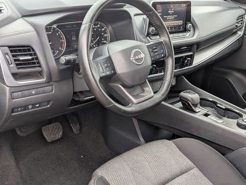 Used 2025 Nissan Rogue SV AWD/4WD image 10