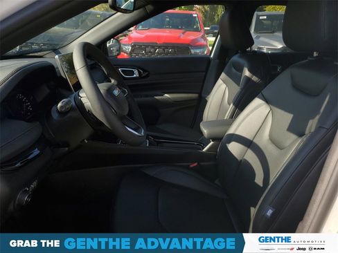 New 2026 Jeep Compass Limited image 9