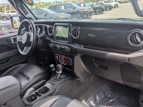 Used 2021 Jeep Wrangler Unlimited Sahara image 22