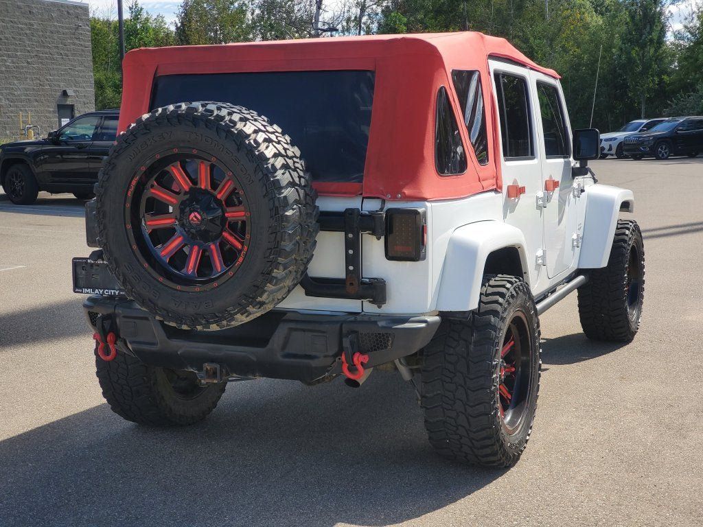 Used 2018 Jeep Wrangler Unlimited Sahara AWD/4WD image 3
