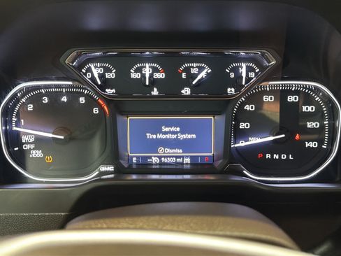 Used 2019 GMC Sierra 1500 SLT w/ X31 Off-Road Package AWD/4WD image 19