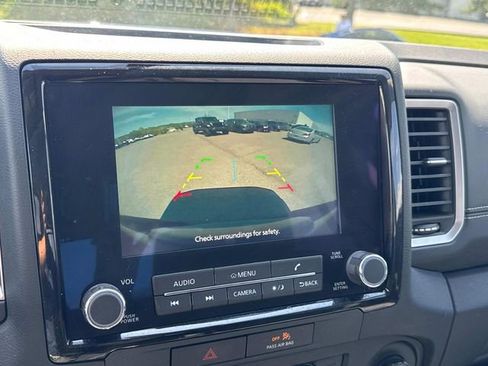 Certified 2022 Nissan Frontier SV AWD/4WD image 35
