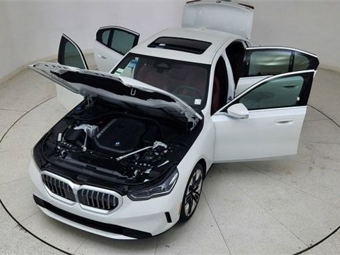 Used 2025 BMW 540i xDrive image 83