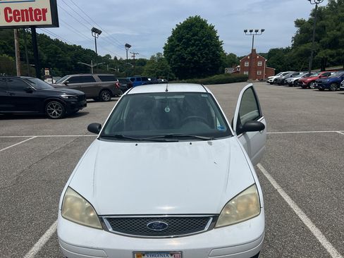 Used 2007 Ford Focus SE FWD image 3