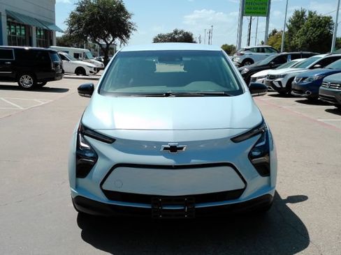 Used 2023 Chevrolet Bolt LT FWD image 3