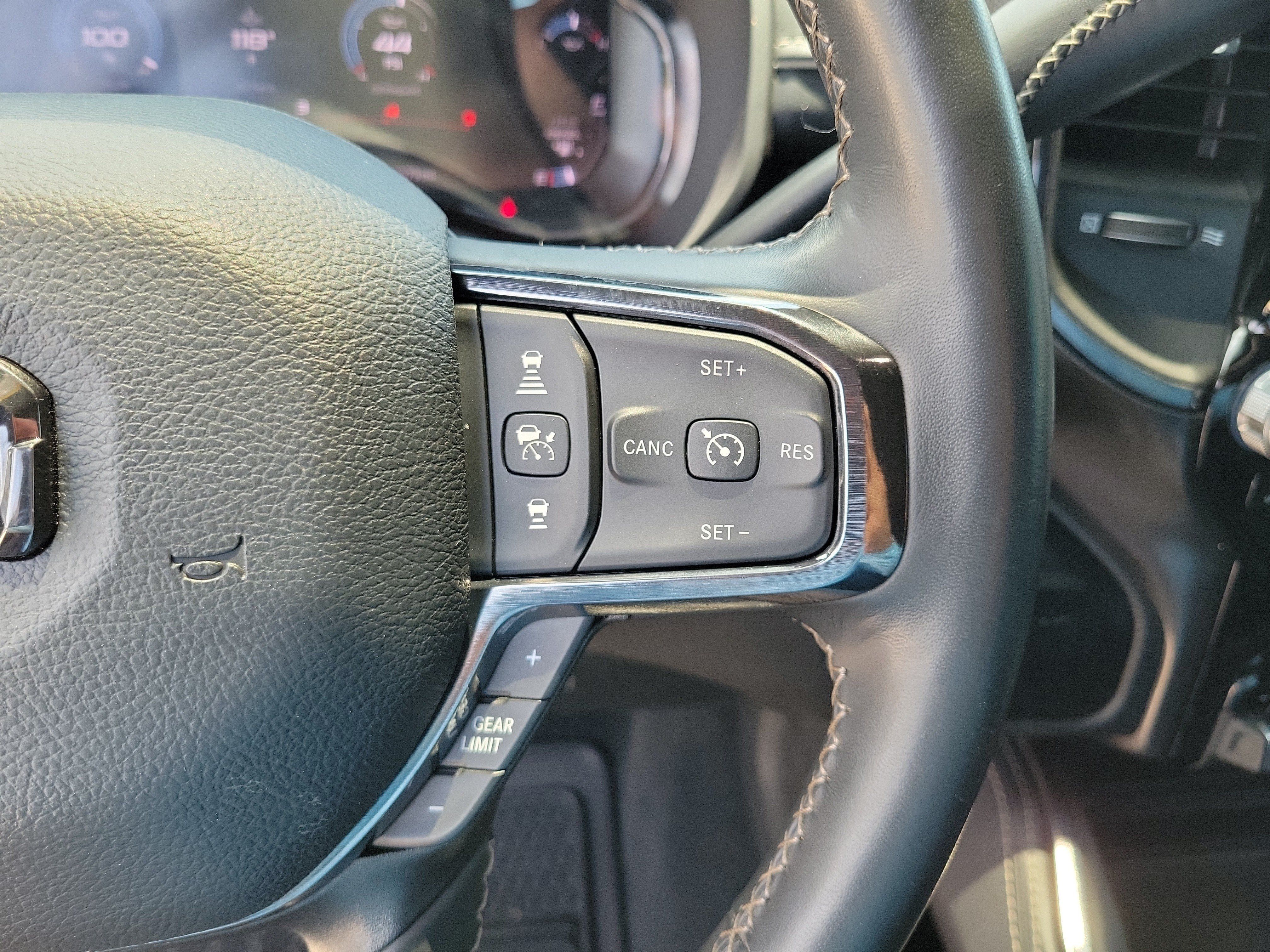 Used 2023 RAM 3500 Limited AWD/4WD image 23