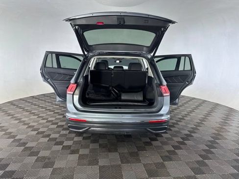 Used 2022 Volkswagen Tiguan SE AWD/4WD image 15