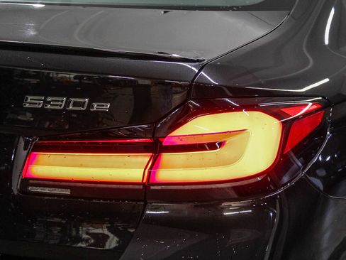 Certified 2023 BMW 530e w/ M Sport Package image 7