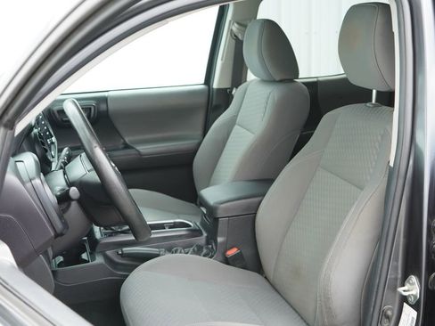 Used 2023 Toyota Tacoma SR AWD/4WD image 12