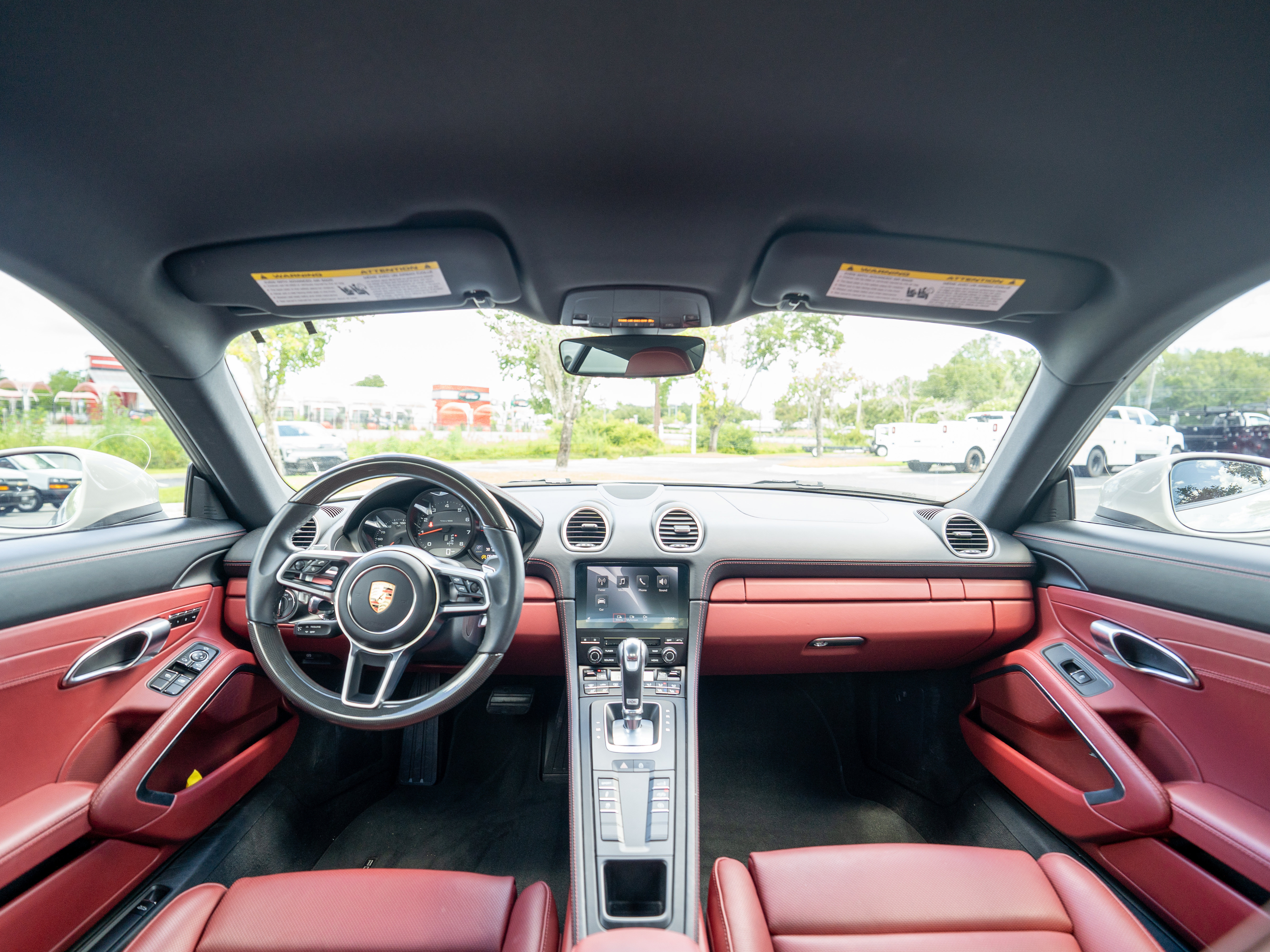 Used 2025 Porsche 718 Cayman RWD image 8
